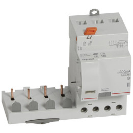 Legrand - Bloc différentiel adaptable DX3-vis-4P-400V~-40A-typeF-300mA-Disjoncteur 1mod/pôle-câbl trad - 410545