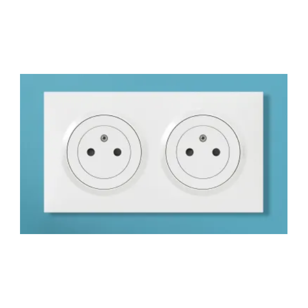 Legrand - Dooxie - Prise 2P+T double pré-câblé + Plaque - Blanc - Ref. : 600332 + 600802