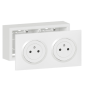 Legrand - Dooxie - Cadre saillie 2 postes + Prise 2P+T double pré-câblé + Plaque - Blanc - Ref. : 600042 + 600332+ 600802