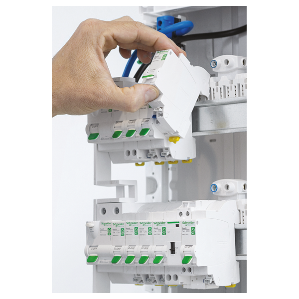 Schneider - Resi9 XE - Disjoncteur 20A - Courbe C - 1P+N - AUTO - EMBROCHABLE - Réf : R9EFC620