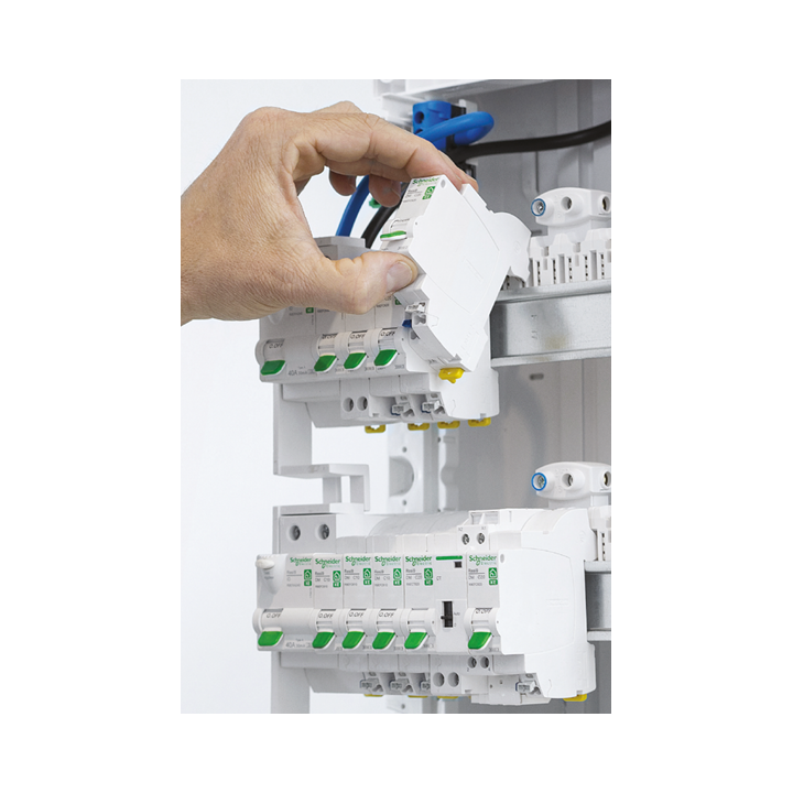 Schneider - Resi9 XE - Disjoncteur 20A - Courbe C - 1P+N - AUTO - EMBROCHABLE - Réf : R9EFC620