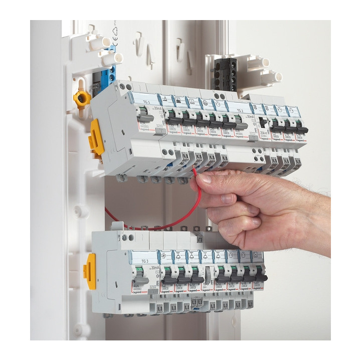 Legrand - Coffret DRIVIA 52 Modules - 4 Rangées de 13M - largeur 250mm - Réf.: 401214