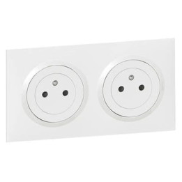 Legrand - Dooxie - Prise 2P+T double pré-câblé + Plaque - Blanc - Ref. : 600332 + 600802