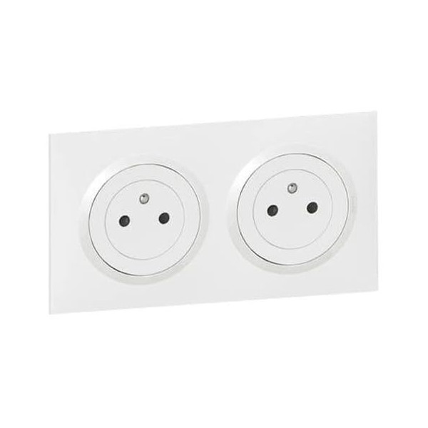 Legrand - Dooxie - Prise 2P+T double pré-câblé + Plaque - Blanc - Ref. : 600332 + 600802