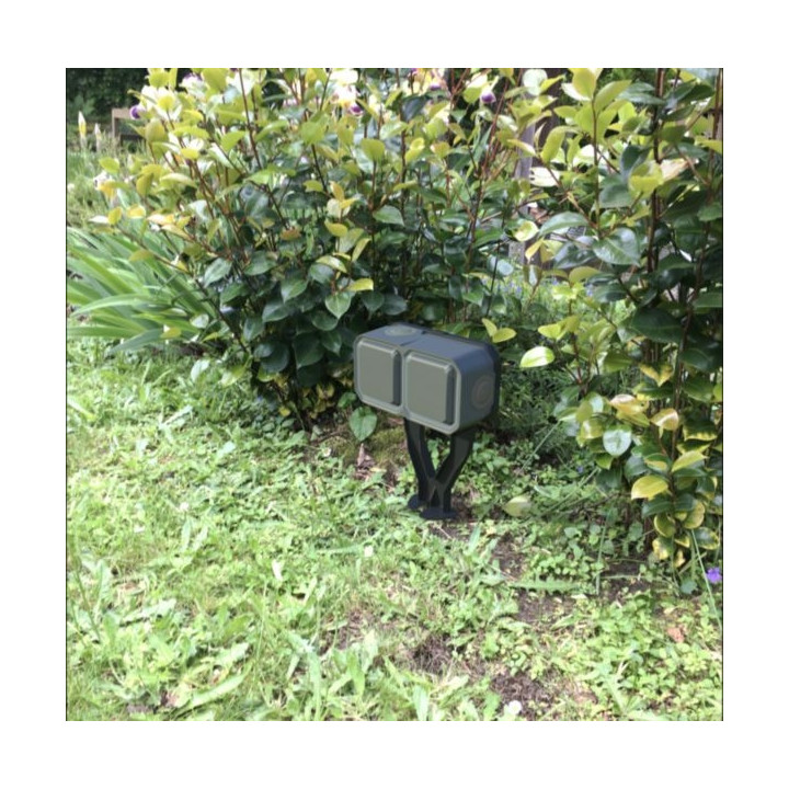 Legrand - Plexo - PC 2x2P+T précâblé 16A 230V + piquet de jardin - IP55/IK07 - Réf : 069749L