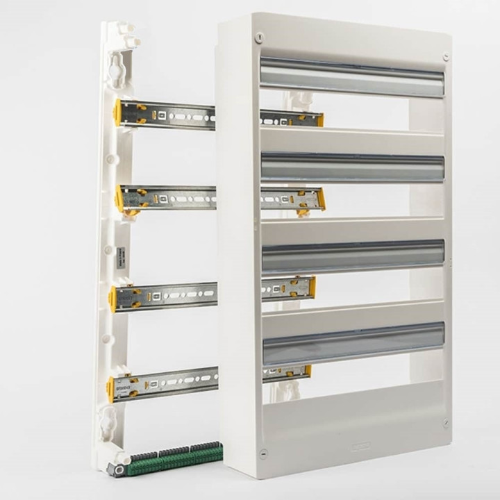 Legrand - DRIVIA - Coffret 4 rangées - 18 modules + Peigne Verticale et Horizontale - Ref. : 401224+404928+405002