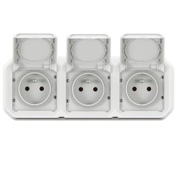Legrand Plexo - Triple prise 2P+T - 16A - 230V - encastré - précâblée - horizontale - IP55/IK07 - Réf : 069644L+069698L