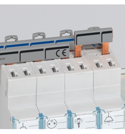 Legrand - Disjoncteur DNX3 Ph/N - 32A - AUTO/AUTO - Réf : 406787