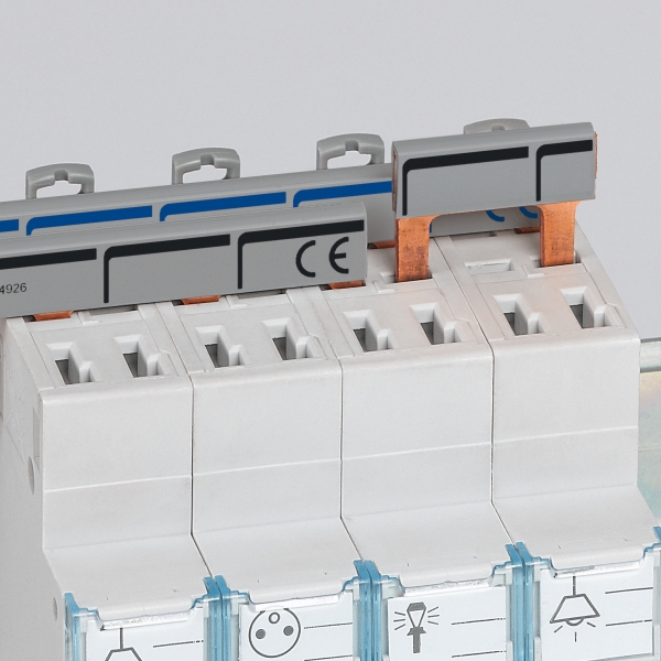 Legrand - Disjoncteur DNX3 Ph/N - 32A - AUTO/AUTO - Réf : 406787