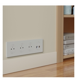 Schneider - Odace 2025 - plaque de finition 4 postes - couleur Blanc craie - Réf : S920708