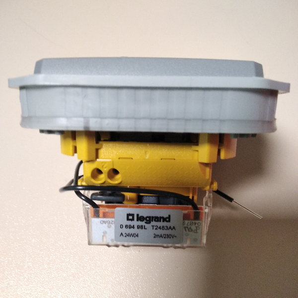 Legrand Plexo - Interrupteur ou Va-et-Vient témoin 10A - 250V - IP55/IK08 - Réf : 069712L