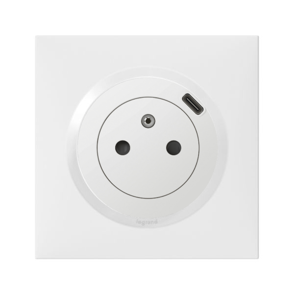 Legrand - Dooxie - Prise de courant 2P+T Surface + Chargeur USB Type-C - avec plaque - Finition Blanc - Réf : 600341+600801