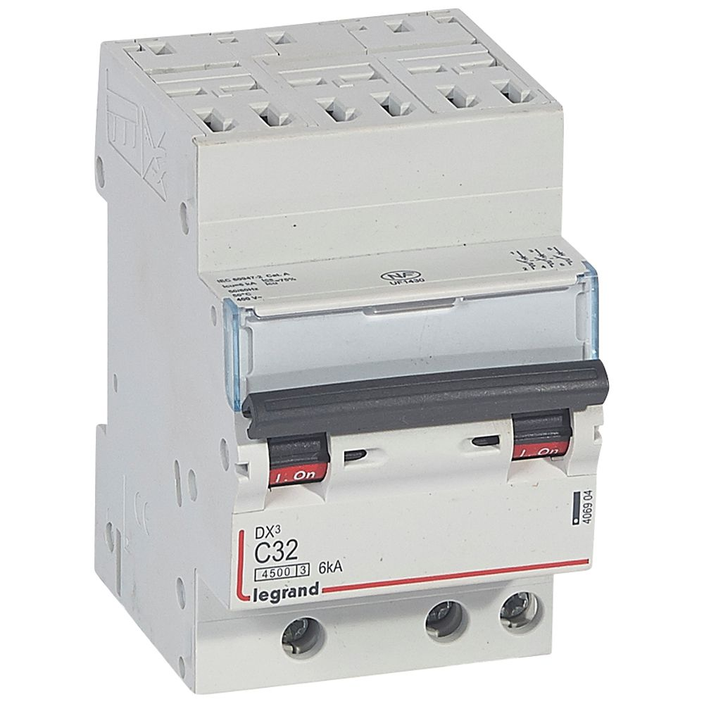 Legrand - Disjoncteur - 32A 3P -  Courbe C - DX3 4500/6kA - Arrivée haute auto Sortie basse à vis - 3 Modules - Réf :  406904