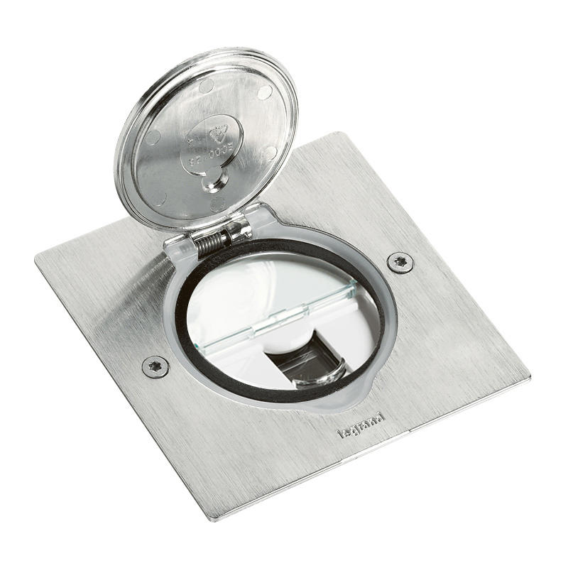 Prise RJ45 inox encastrée Legrand Réf. 0 897 61