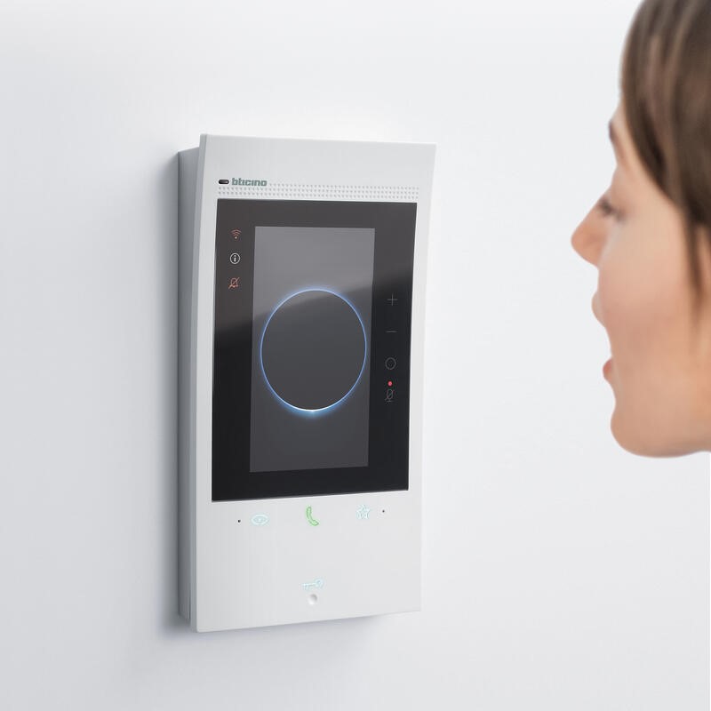 Bticino - Kit portier connecté Classe 300EOS avec Netatmo écran de 5 pouces - Réf : BT363916