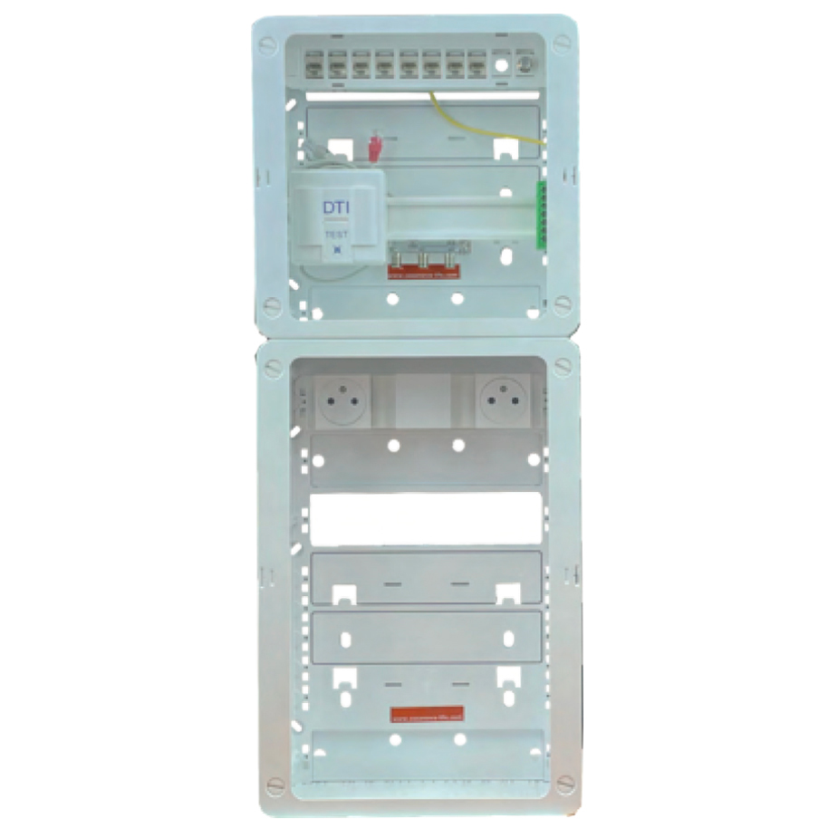 Casanova - Tableau de communication C-Start 625 THD - Grade 3TV + DTI - 8 RJ45 Cat. 6A blindés - 2 x 2P+T - Réf : CST625G3CUC